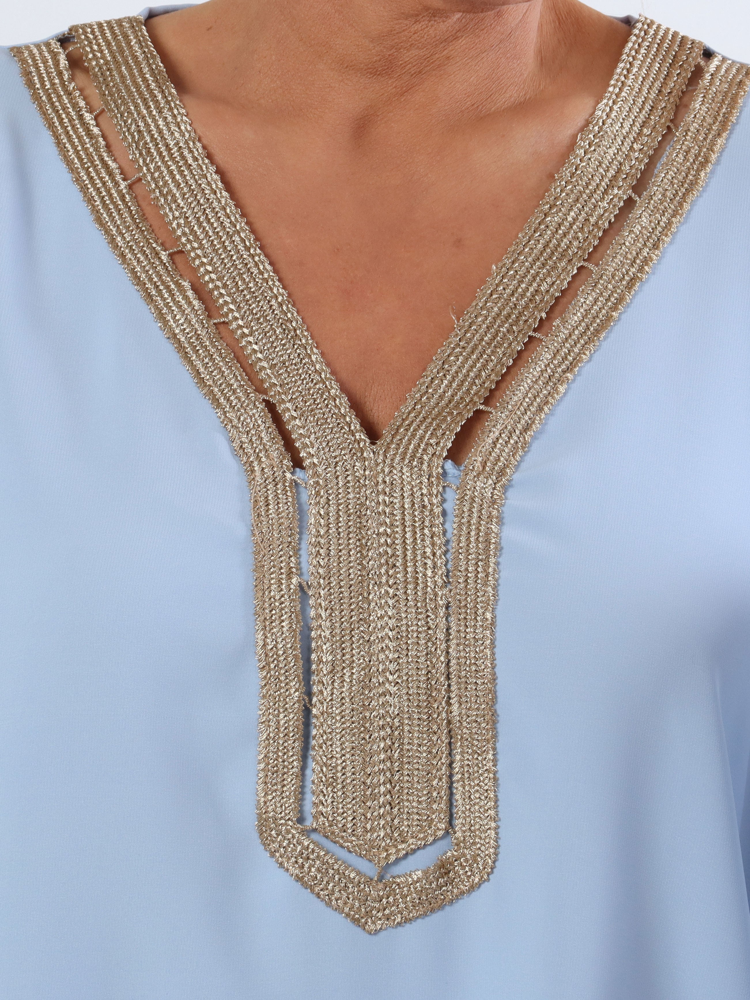 Viola - Plus size tunika med fin udskæring